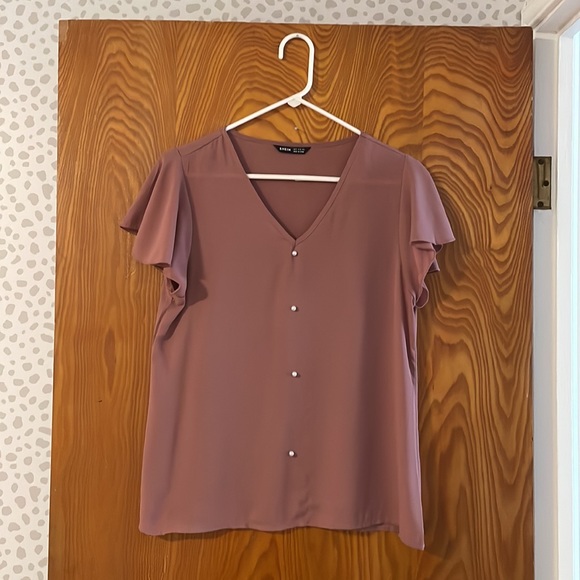 Pearl beaded flutter sleeve top - Picture 2 of 5